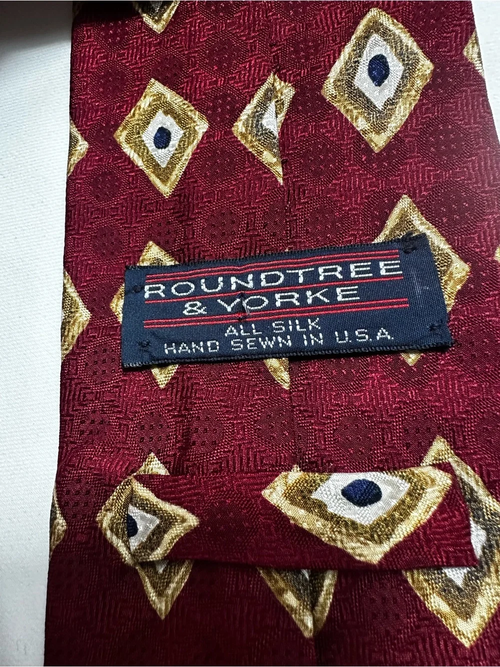 A54. Vintage Roundtree and Yorke Men's Burgundy Geometric Silk Tie